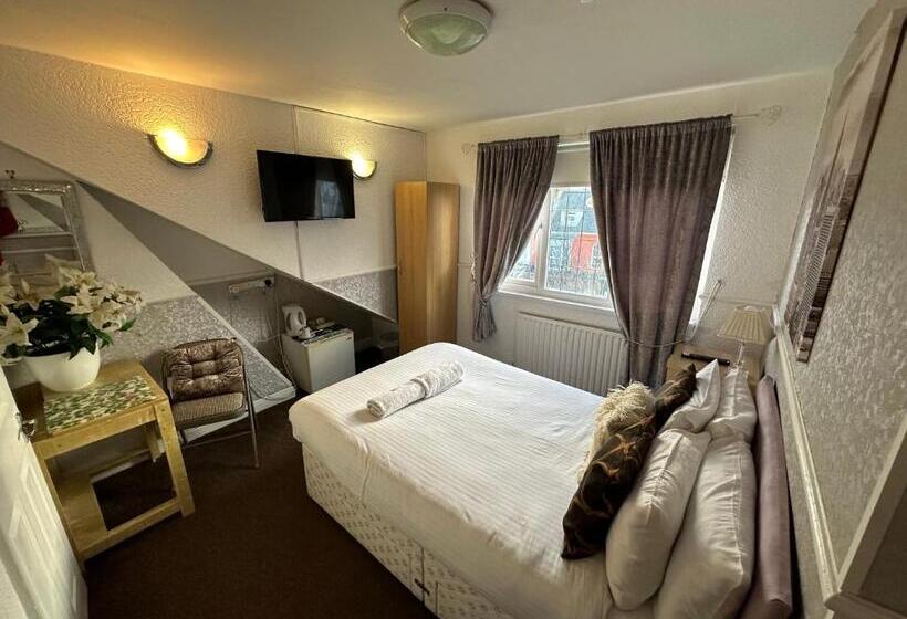 بنسيون Ocean Road Rooms