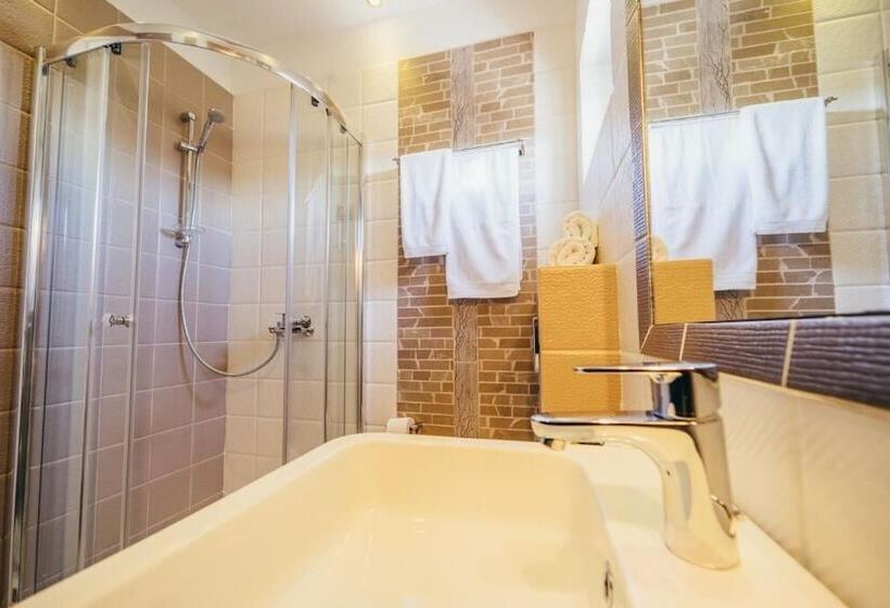 Pension (Hôtel basse catégorie) To Spiti Tis Sofias