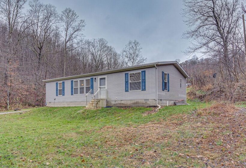 Pet Friendly Home ~ 10 Mi To Hocking Hills!