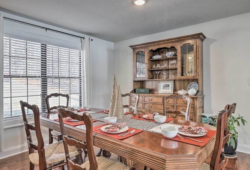 Pet Friendly Lake Sinclair Home W/ Boat Dock!