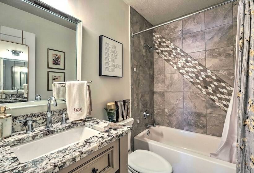 Pet Friendly Lake Sinclair Home W/ Boat Dock!