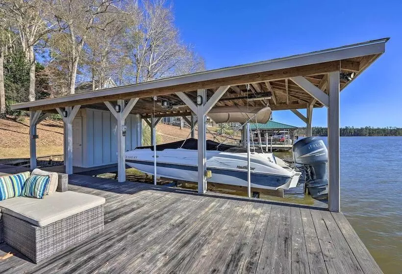 Pet Friendly Lake Sinclair Home W/ Boat Dock!
