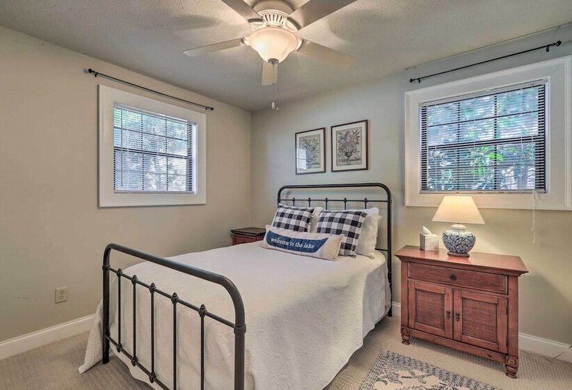 Pet Friendly Lake Sinclair Home W/ Boat Dock!