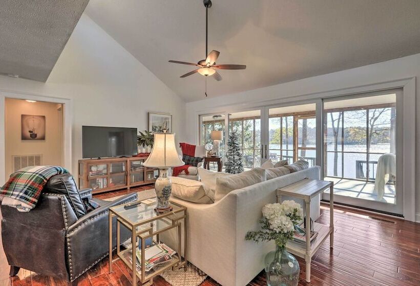 Pet Friendly Lake Sinclair Home W/ Boat Dock!