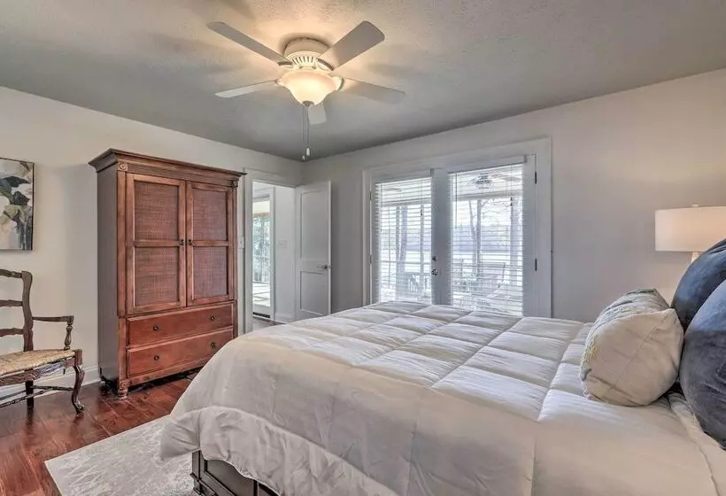 Pet Friendly Lake Sinclair Home W/ Boat Dock!