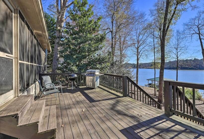 Pet Friendly Lake Sinclair Home W/ Boat Dock!