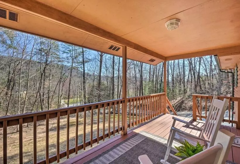 Pet Friendly Mountain Cabin W/ Ramp Access!