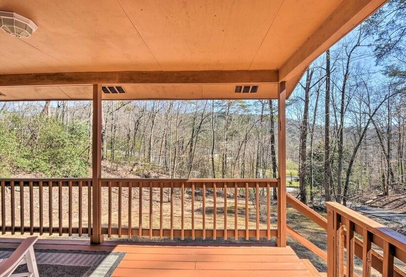 Pet Friendly Mountain Cabin W/ Ramp Access!