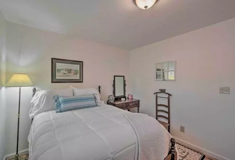 Pet Friendly Mountain Cabin W/ Ramp Access!