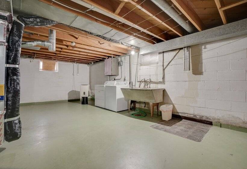 Quaint Duplex Home ~ 4 Mi To Downtown Minneapolis