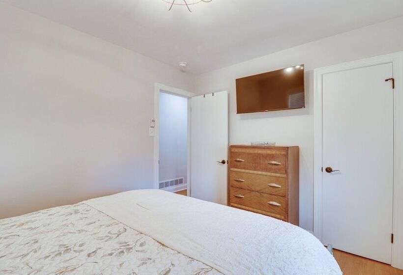 Quaint Edinburg Home Near Seven Bends State Park!