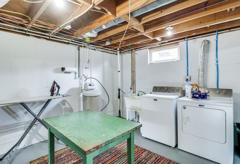 Quaint Edinburg Home Near Seven Bends State Park!