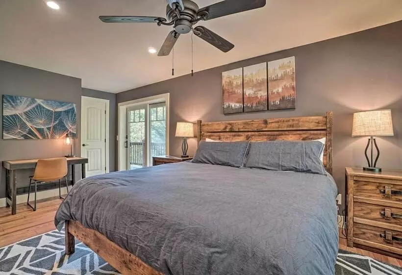 Riverfront Tallulah Falls Cabin W/ Hot Tub!