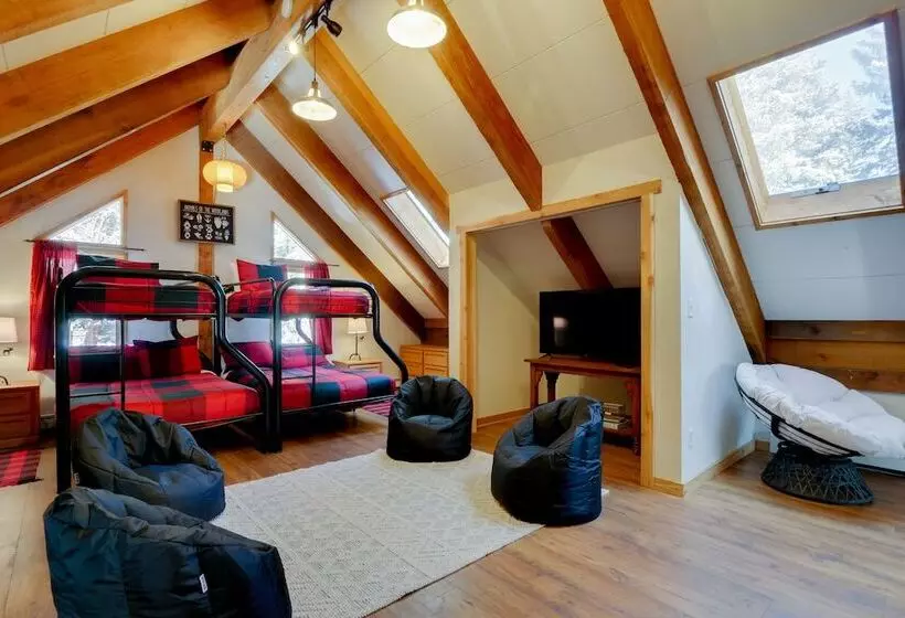 Riverside Colorado Cabin W/ Deck & Hot Tub