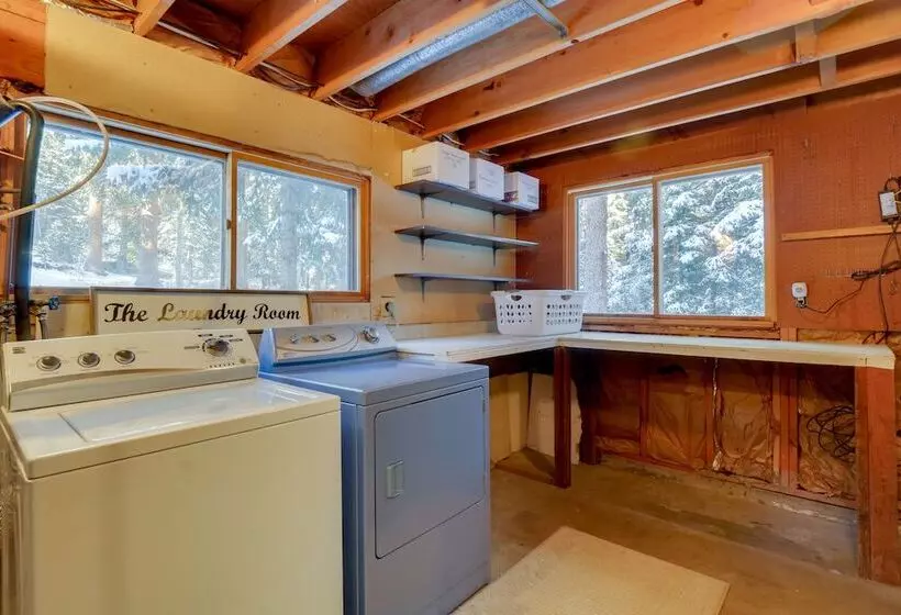 Riverside Colorado Cabin W/ Deck & Hot Tub