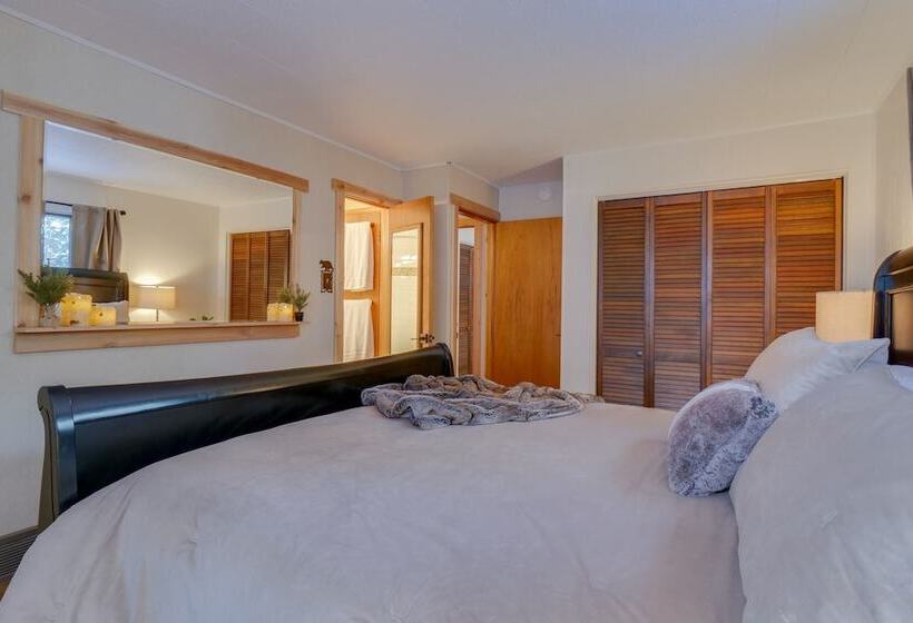 Riverside Colorado Cabin W/ Deck & Hot Tub