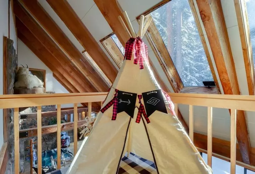 Riverside Colorado Cabin W/ Deck & Hot Tub