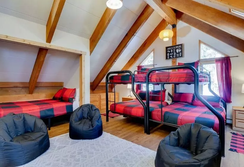 Riverside Colorado Cabin W/ Deck & Hot Tub