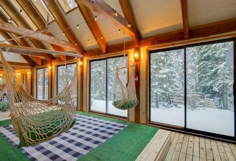 Riverside Colorado Cabin W/ Deck & Hot Tub