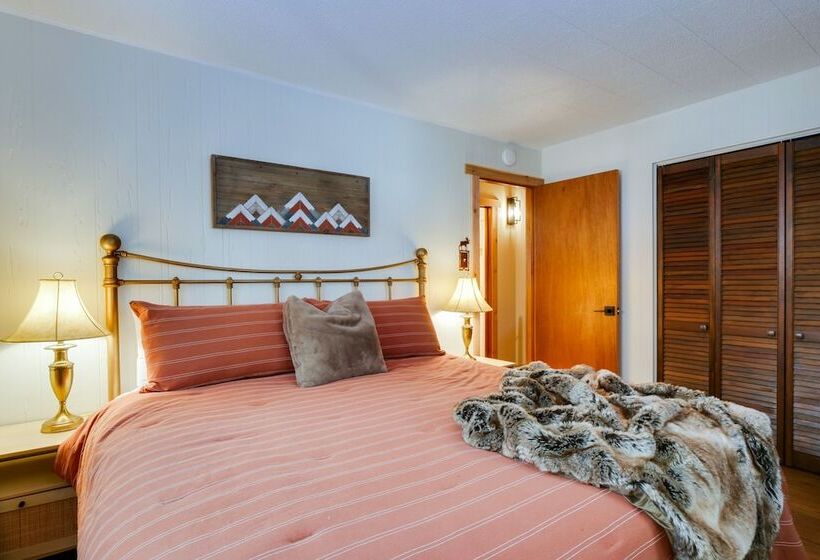 Riverside Colorado Cabin W/ Deck & Hot Tub