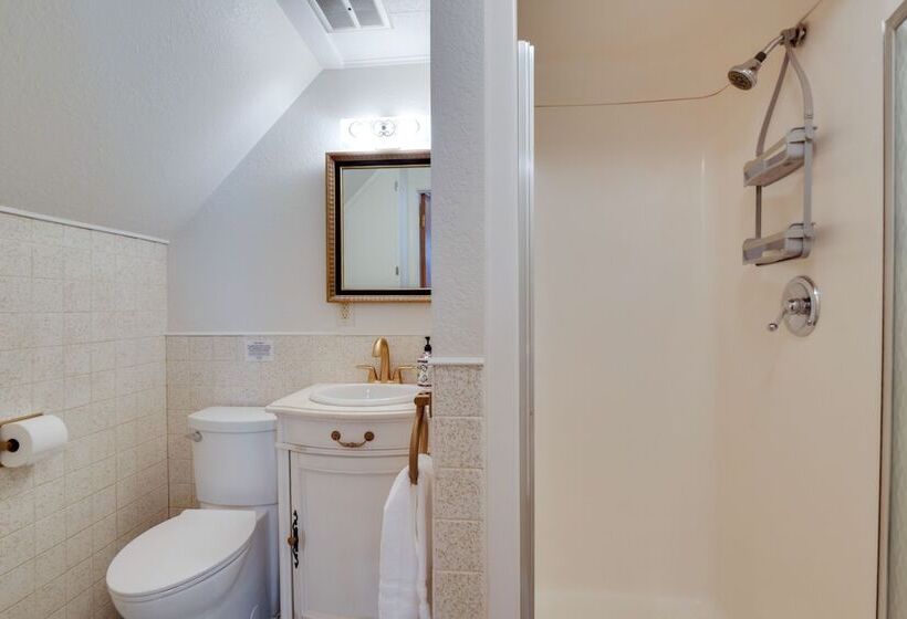 Riverside Colorado Cabin W/ Deck & Hot Tub