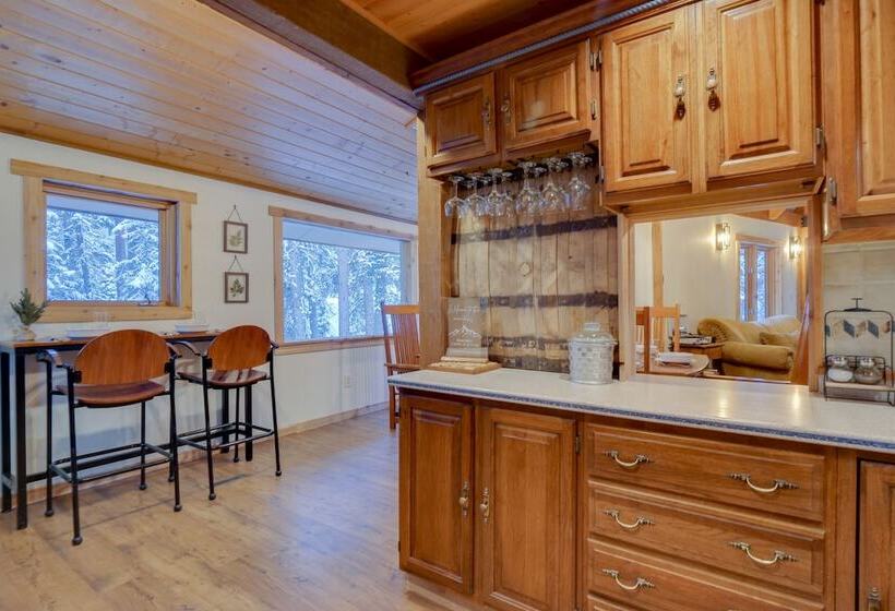 Riverside Colorado Cabin W/ Deck & Hot Tub