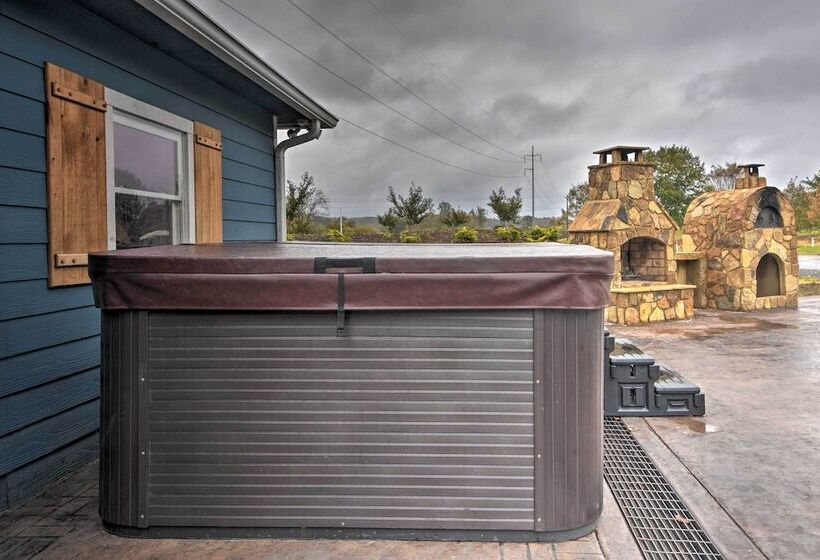 Secluded Morganton Tiny Home W/ Grills!