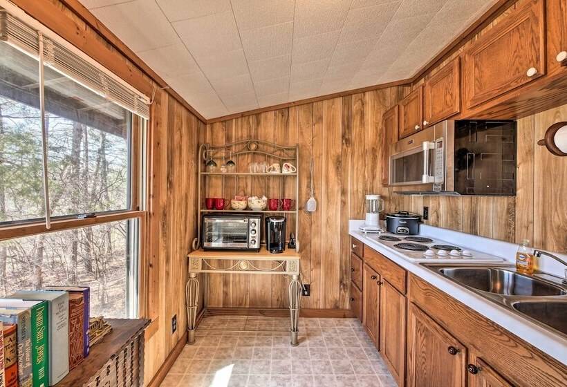 Secluded Ridgetop Hideaway W/ Valley Views!