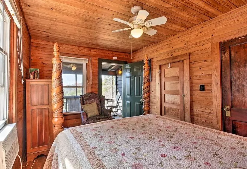 Secluded Ridgetop Hideaway W/ Valley Views!