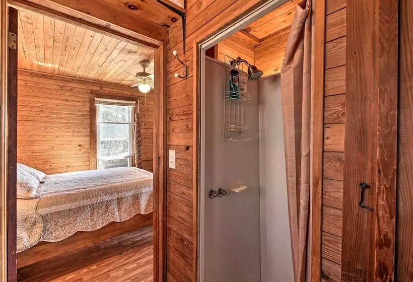 Secluded Ridgetop Hideaway W/ Valley Views!