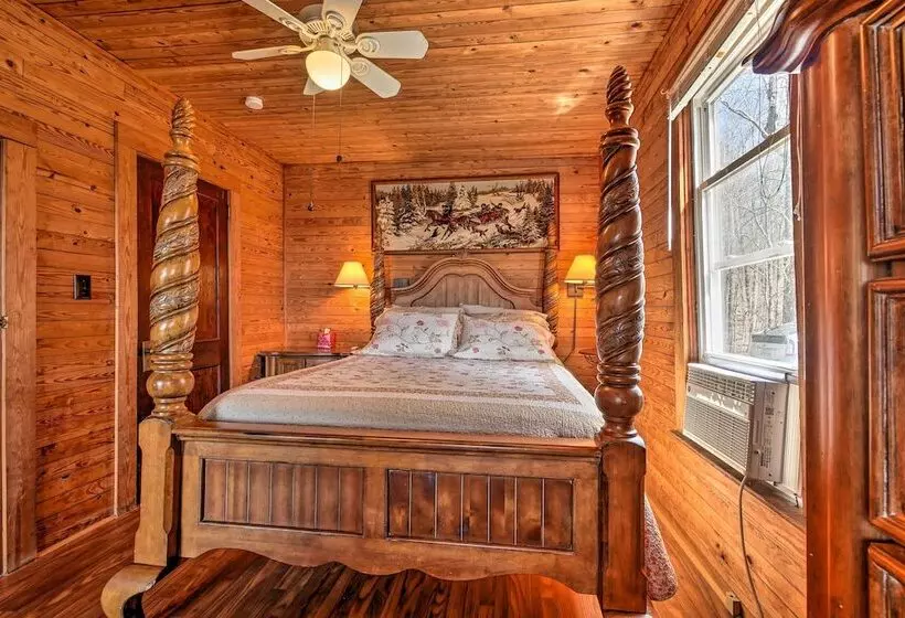 Secluded Ridgetop Hideaway W/ Valley Views!