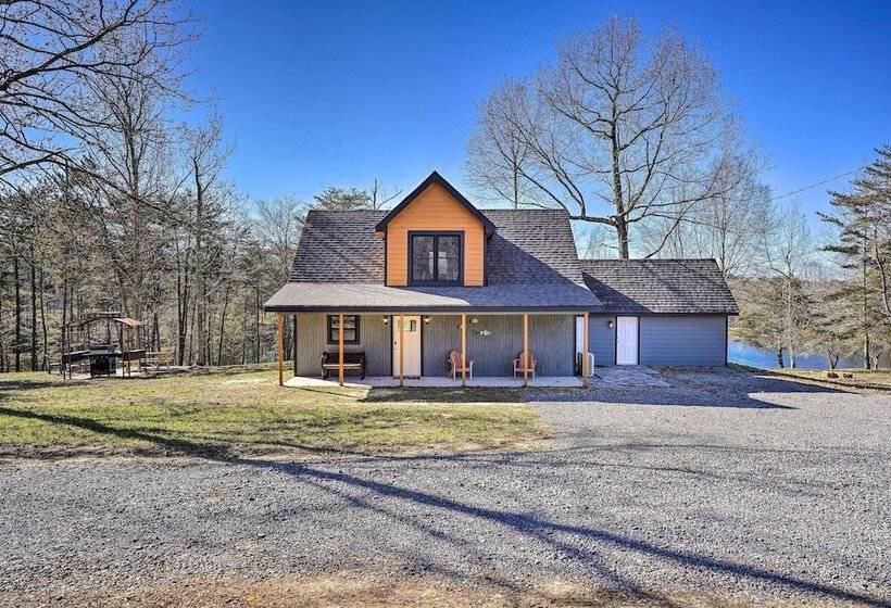 Lakefront Cabin W/ Deck, Fire Pit In Trenton!