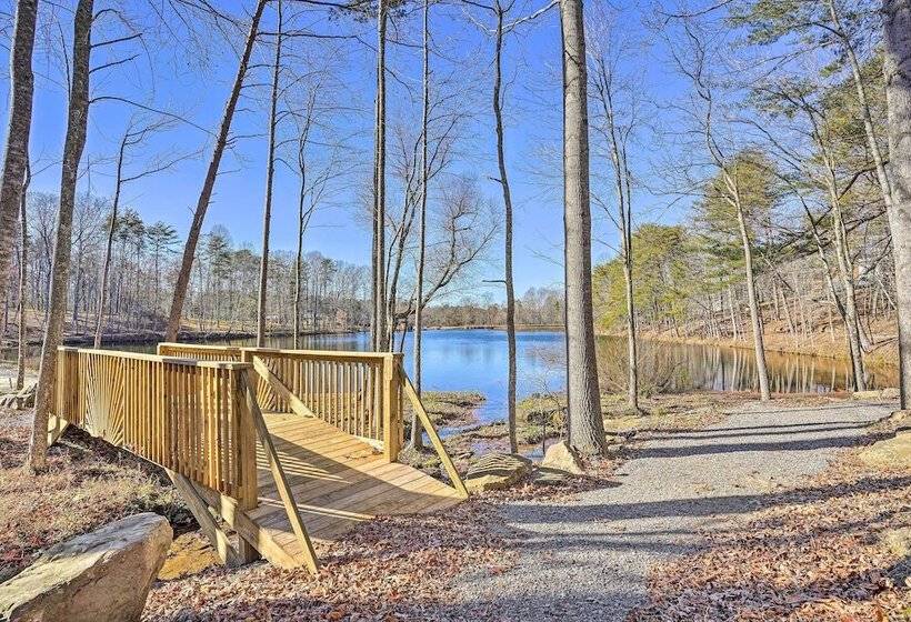 Lakefront Cabin W/ Deck, Fire Pit In Trenton!