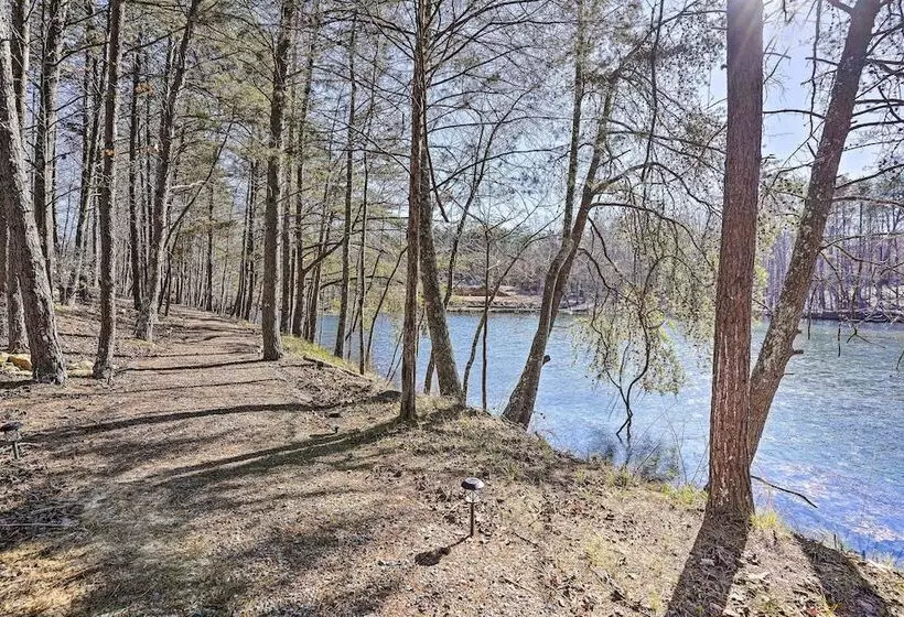 Lakefront Cabin W/ Deck, Fire Pit In Trenton!