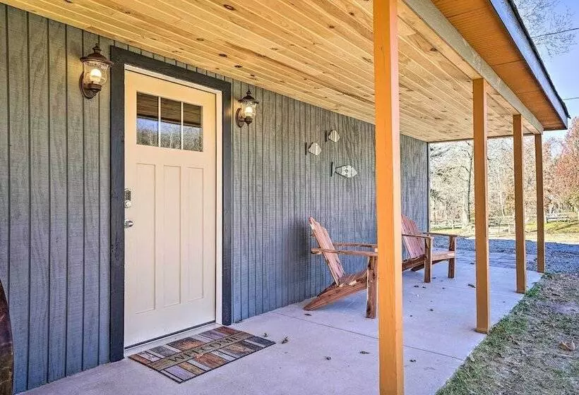 Lakefront Cabin W/ Deck, Fire Pit In Trenton!