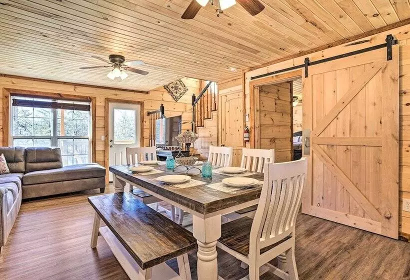 Lakefront Cabin W/ Deck, Fire Pit In Trenton!