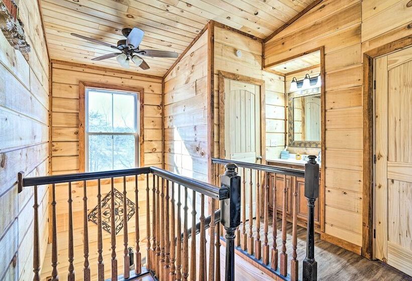 Lakefront Cabin W/ Deck, Fire Pit In Trenton!
