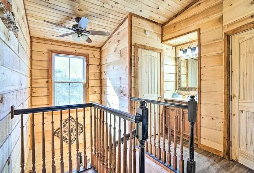 Lakefront Cabin W/ Deck, Fire Pit In Trenton!