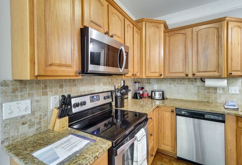 Serene Shores  Lakefront House W/ Dock!