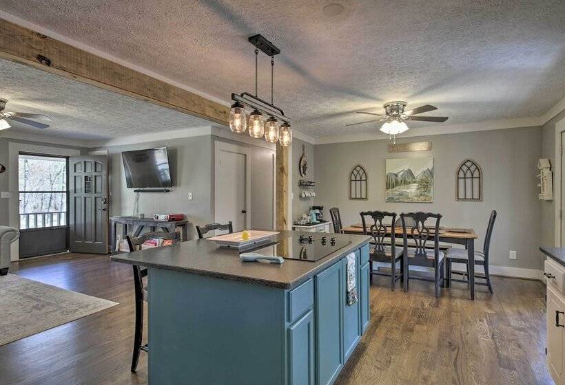 2 Mi To Lake: Blue Ridge Yellowbird Cottage