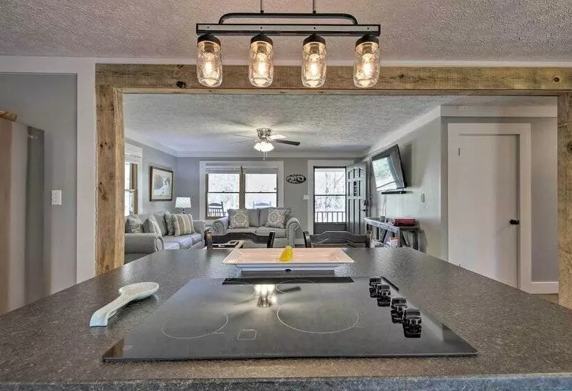 2 Mi To Lake: Blue Ridge  Yellowbird Cottage