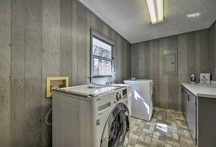 2 Mi To Lake: Blue Ridge  Yellowbird Cottage