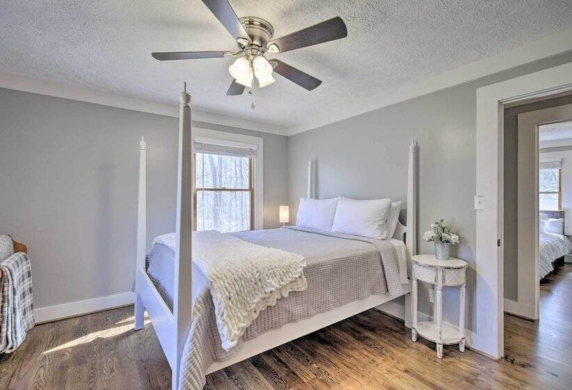 2 Mi To Lake: Blue Ridge Yellowbird Cottage