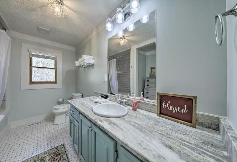 2 Mi To Lake: Blue Ridge  Yellowbird Cottage