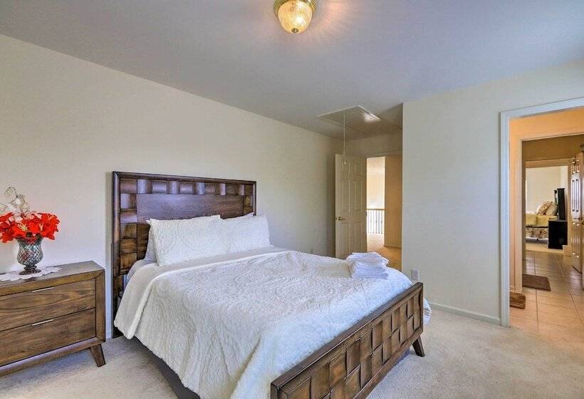 Spacious Atlanta Home W/ Deck & Seasonal Pool!