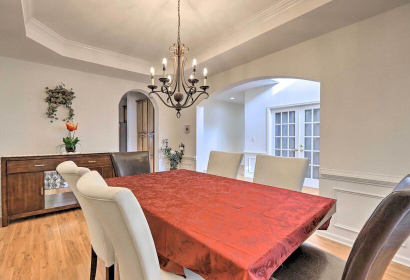 Spacious Atlanta Home W/ Deck & Seasonal Pool!