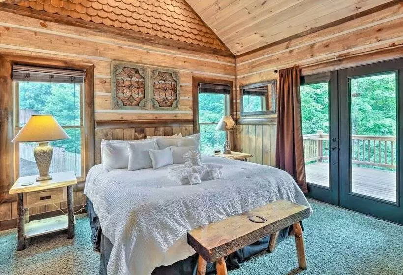 Spacious Blue Ridge Cabin W/ Private Hot Tub!
