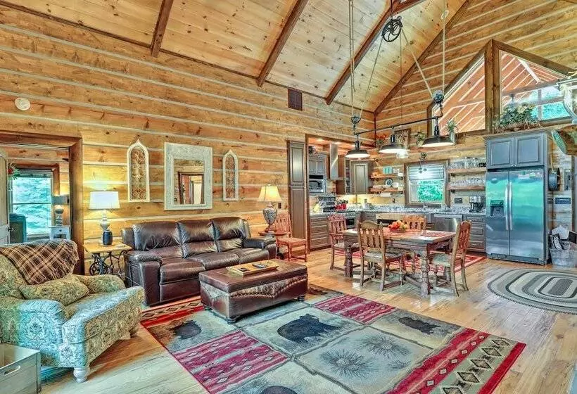 Spacious Blue Ridge Cabin W/ Private Hot Tub!