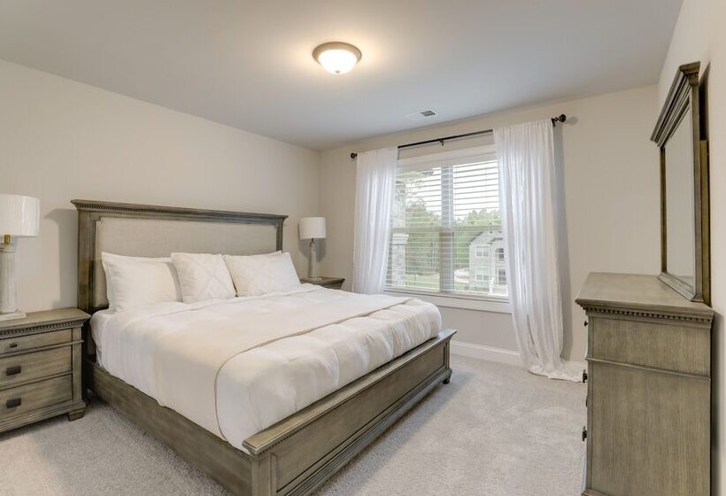 Spacious Conyers Home In Peaceful Setting!