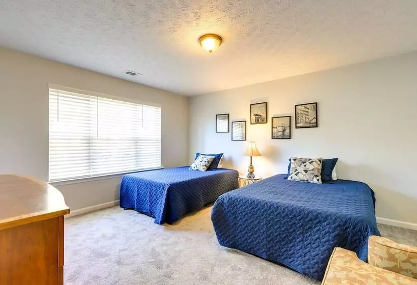 Spacious Georgia Home W/ Deck, Grills & Fireplace!